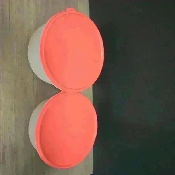 Tupperware 1701 and  1700 lids both 1702, sheer bowl with peach lids - Picture 3 of 8